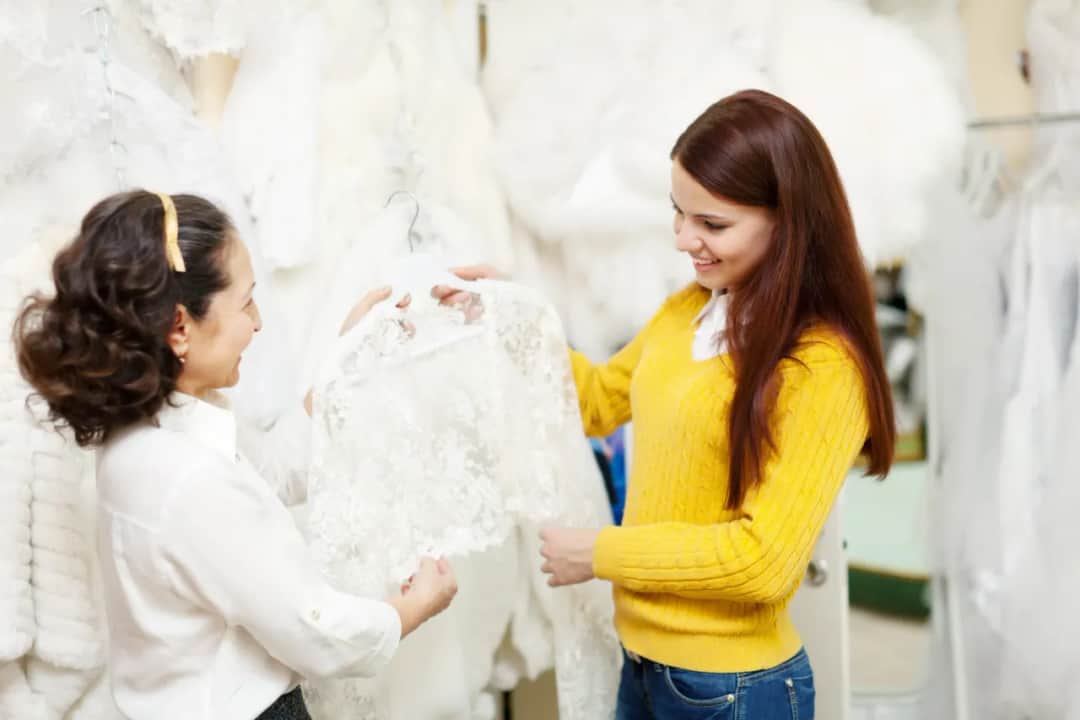 Jak dobrać bolerko do sukni ślubnej, aby uniknąć modowych wpadek